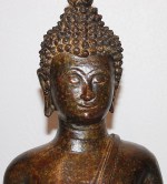 Antiker sitzender Buddha aus Thailand
